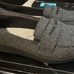 Cloudsteppers by Clarks Black and Gray Patterned Flats